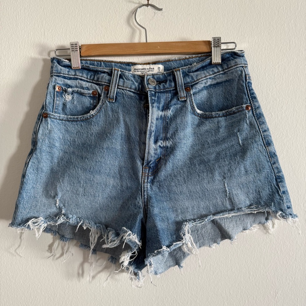 Abercrombie & Fitch • 90’s Relaxed Cutoff Denim Shorts